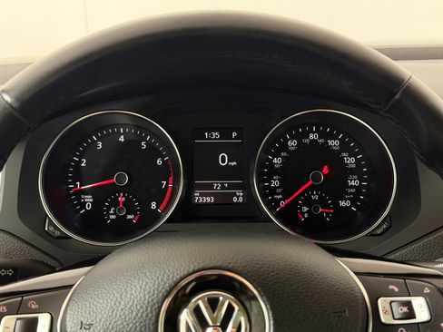 Used 2017 Volkswagen Jetta SE image 19