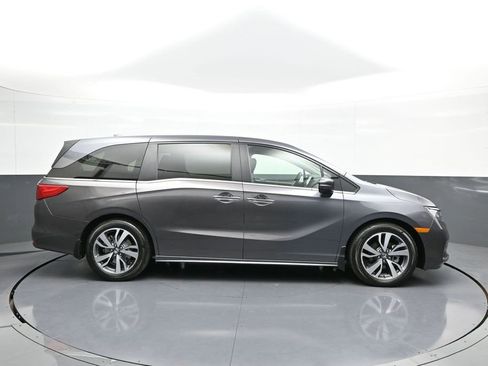 Certified 2022 Honda Odyssey Touring image 5