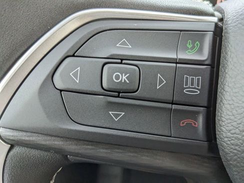 Used 2026 Jeep Grand Cherokee Laredo image 45