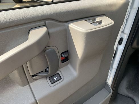 New 2025 GMC Savana 3500 Extended w/ Power Convenience Package RWD image 30