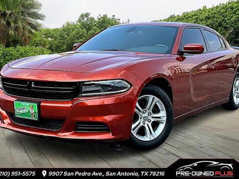 Used 2021 Dodge Charger SXT image 1