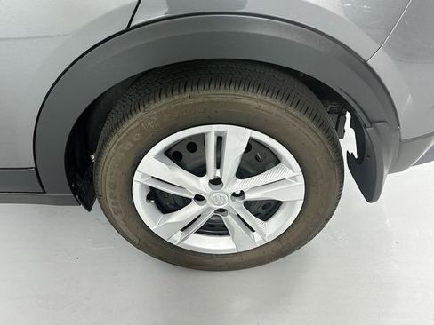 New 2025 Nissan Kicks Play S FWD image 11