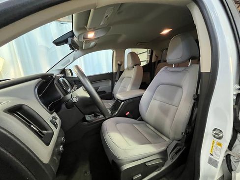 Used 2017 Chevrolet Colorado W/T w/ WT Convenience Package AWD/4WD image 10