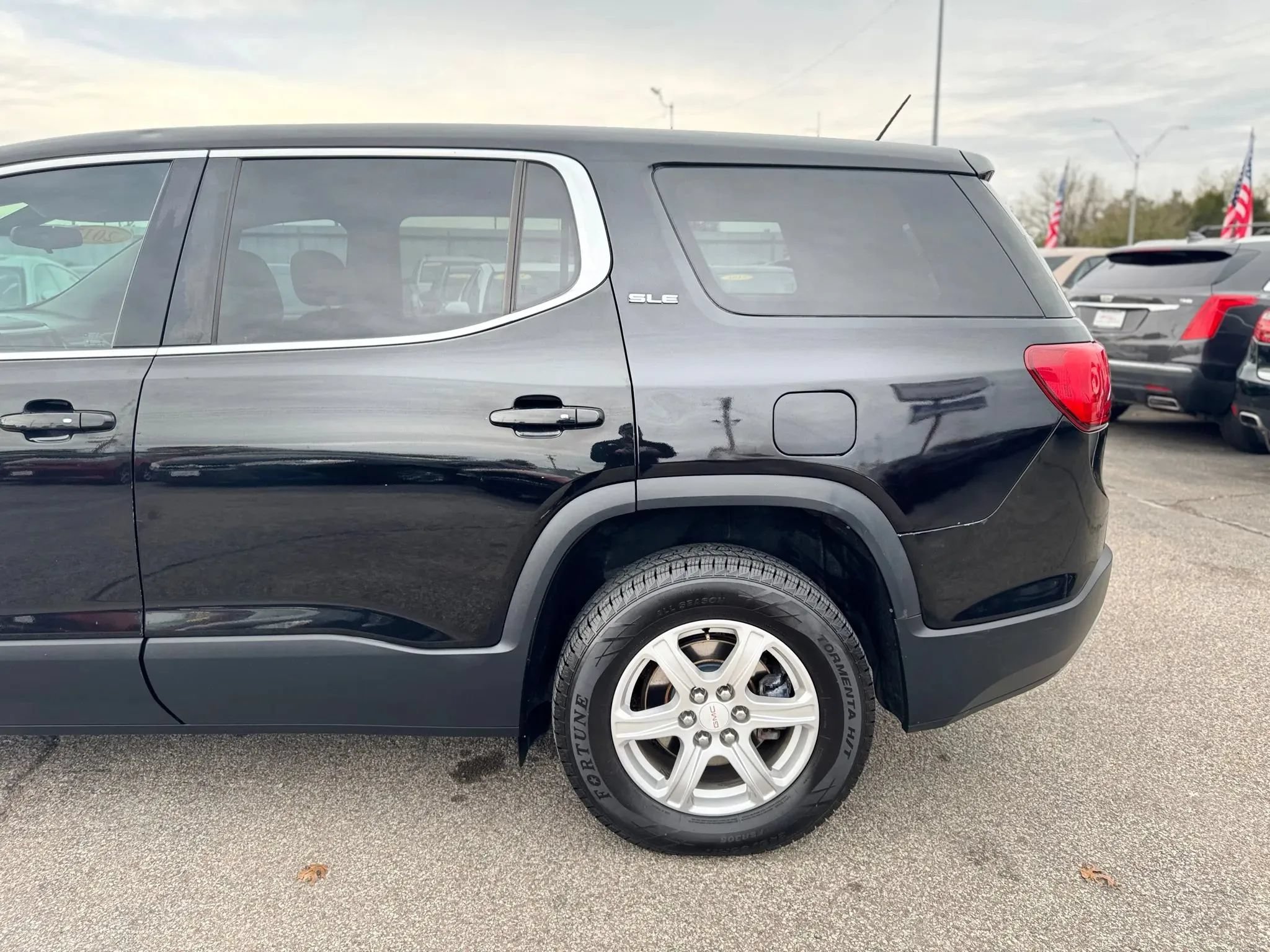 Used 2017 GMC Acadia SLE FWD image 31