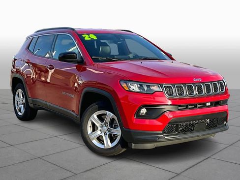 Certified 2024 Jeep Compass Latitude image 3