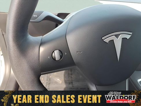 Used 2022 Tesla Model 3 image 13