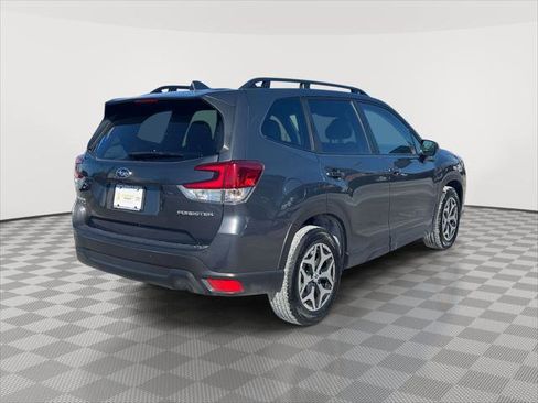 Used 2023 Subaru Forester Premium image 5