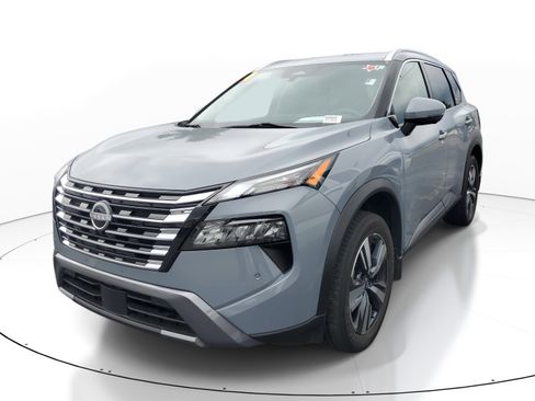 Used 2024 Nissan Rogue SL AWD/4WD image 3