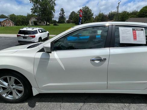 Used 2015 Nissan Altima 2.5 SL w/ Technology Package FWD image 3