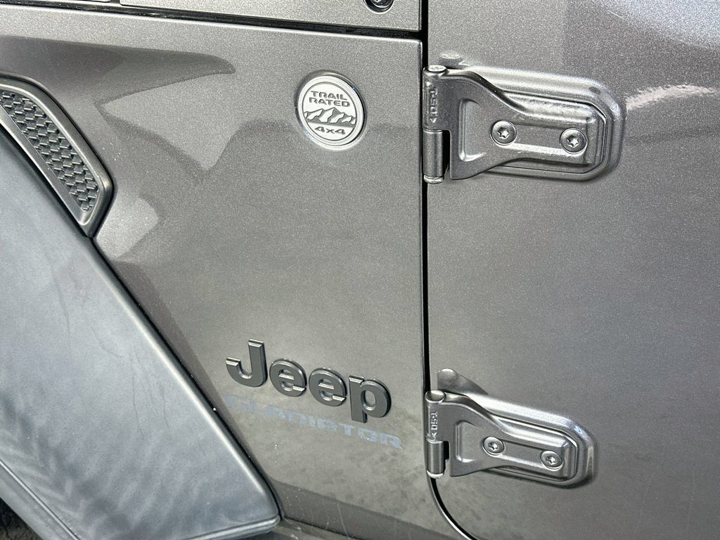 Used 2020 Jeep Gladiator Sport AWD/4WD image 27