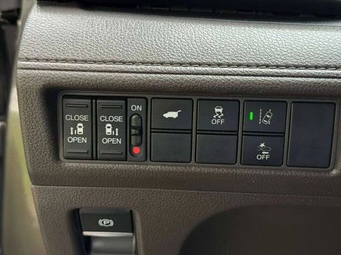 Used 2019 Honda Odyssey EX-L image 16