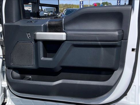 Certified 2022 Ford F250 Lariat w/ Lariat Value Package image 23