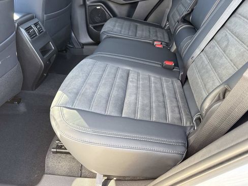 New 2026 Mitsubishi Outlander AWD image 14