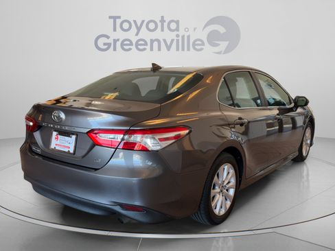 Used 2019 Toyota Camry LE FWD image 6