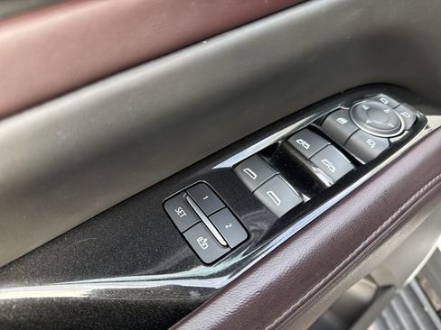 Used 2023 Cadillac Escalade ESV Sport Platinum w/ LPO, ONYX Package image 11