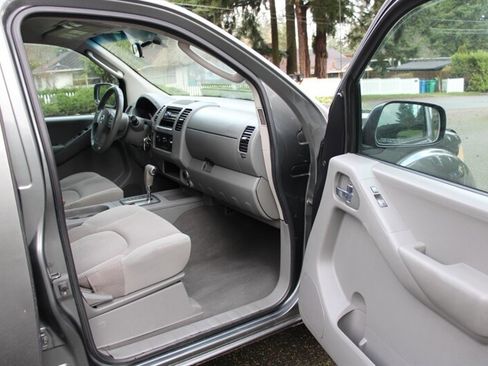 Used 2006 Nissan Frontier SE w/ (P01) Power Pkg image 13