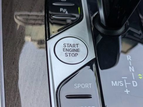 Used 2023 BMW X5 xDrive40i w/ Premium Package AWD/4WD image 31
