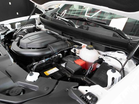 Used 2024 GMC Acadia AT4 w/ Luxury Package image 34