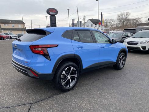 Used 2024 Chevrolet Trax RS w/ Driver Confidence Package image 8