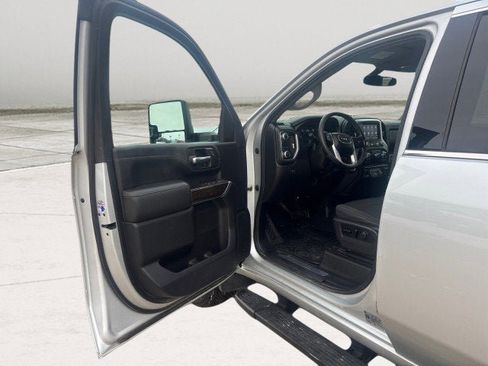 Used 2020 GMC Sierra 2500 SLE w/ SLE Value Package; image 10