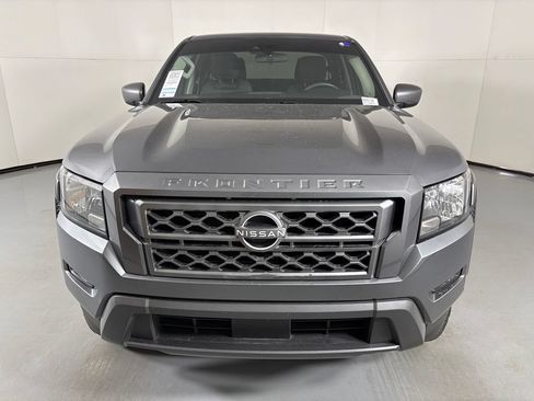 Used 2022 Nissan Frontier SV RWD image 3
