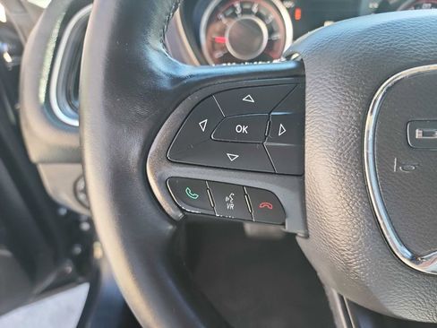 Used 2015 Dodge Challenger SXT image 15