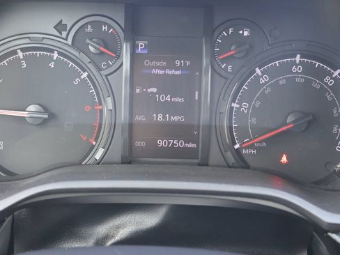 Used 2022 Toyota 4Runner SR5 RWD image 8