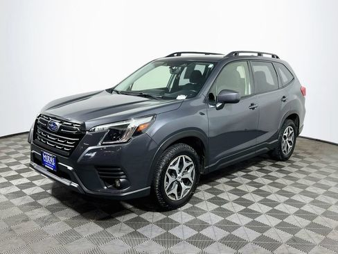 Used 2024 Subaru Forester Premium AWD/4WD image 3