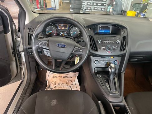 Used 2016 Ford Focus SE image 8