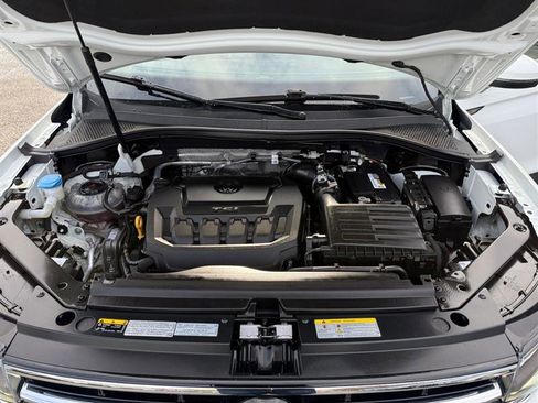 Used 2022 Volkswagen Tiguan SE image 18