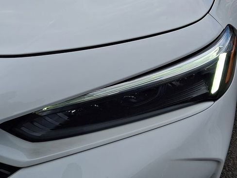 Used 2025 Honda Civic Sport Touring image 9