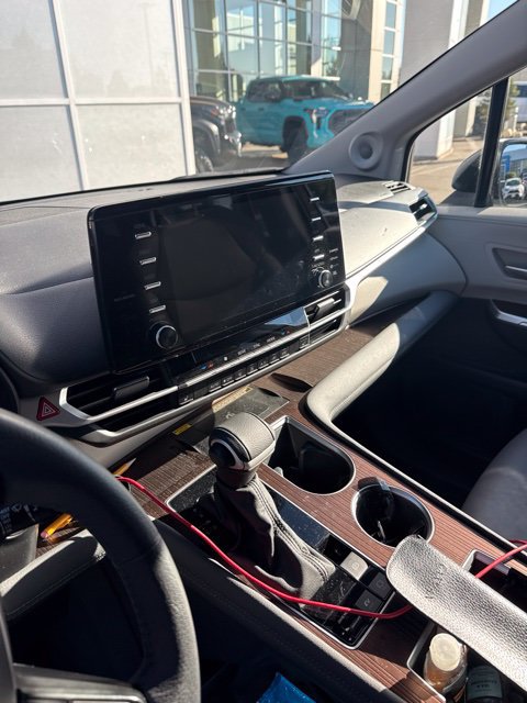 Used 2024 Toyota Sienna XLE w/ XLE Plus Package AWD/4WD image 5