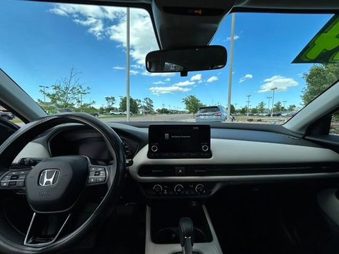 Used 2024 Honda HR-V LX image 10