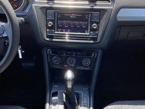 Used 2018 Volkswagen Tiguan S FWD image 30