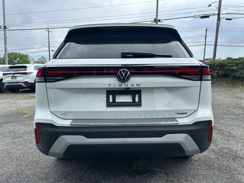 New 2026 Volkswagen Tiguan SE AWD/4WD image 3