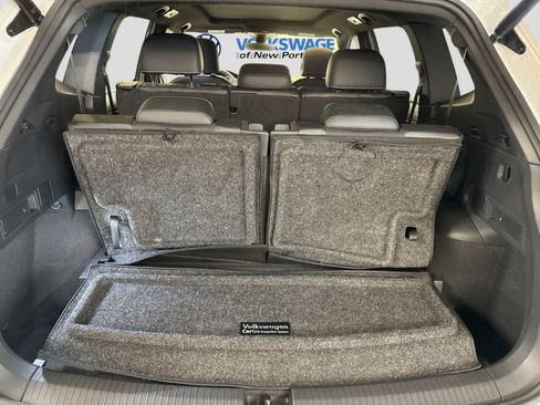 Used 2024 Volkswagen Tiguan SE R-Line FWD image 41
