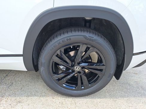 New 2026 Volkswagen Atlas Cross Sport SEL R-Line image 14