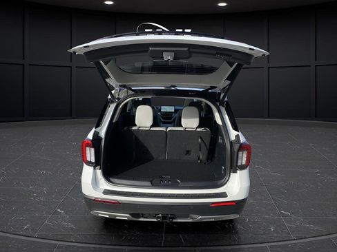 New 2026 Ford Explorer Active w/ Active Comfort Package image 16