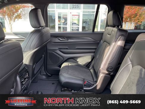 New 2025 Jeep Grand Cherokee L Altitude image 15