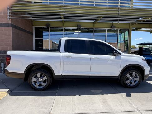 Used 2024 Honda Ridgeline TrailSport image 9