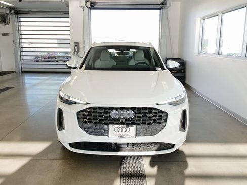 New 2025 Audi Q5 Prestige image 2