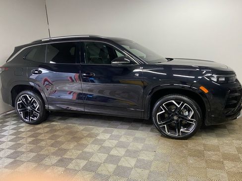 New 2026 Volkswagen Tiguan SEL R-Line image 3