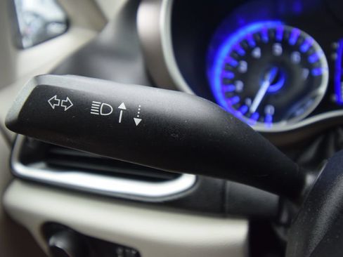 Used 2019 Chrysler Pacifica L FWD image 35