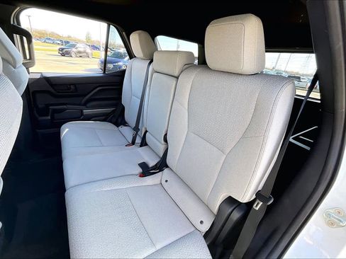 Used 2025 Toyota 4Runner SR5 image 19