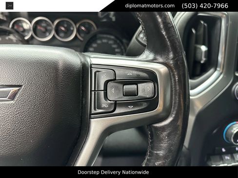Used 2019 Chevrolet Silverado 1500 LT Trail Boss AWD/4WD image 31