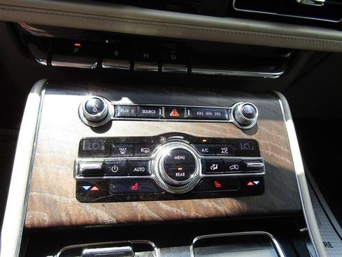 Used 2020 Lincoln Aviator Reserve image 22