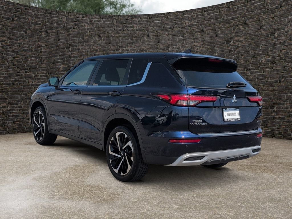 Used 2022 Mitsubishi Outlander SE AWD/4WD image 5