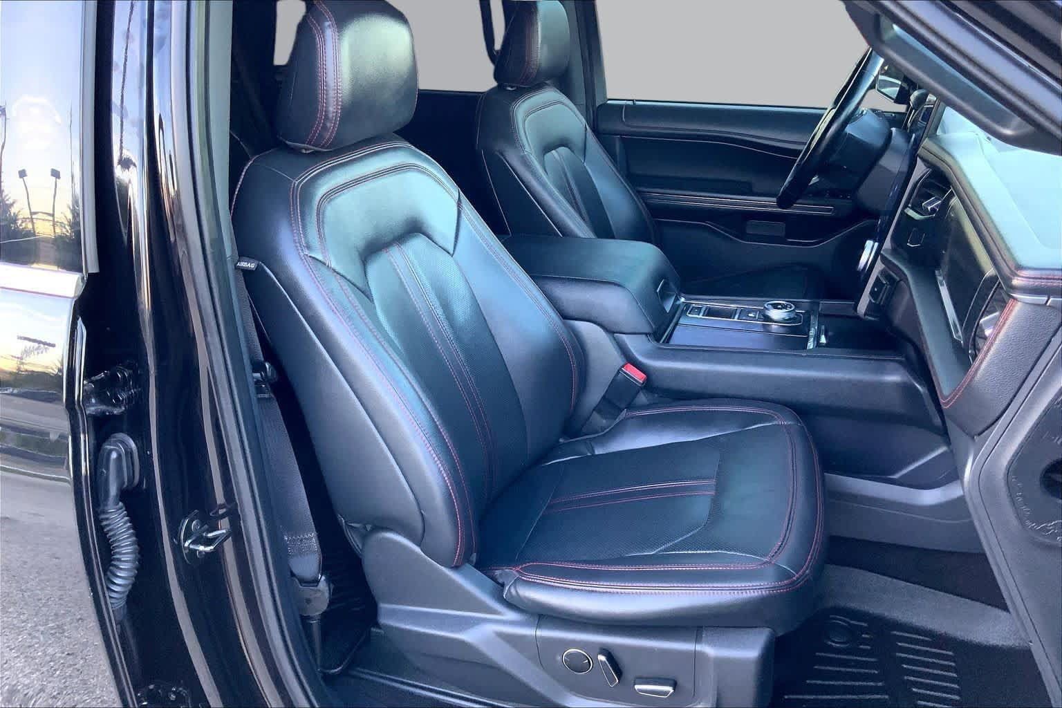 Used 2023 Ford Expedition Limited RWD image 9