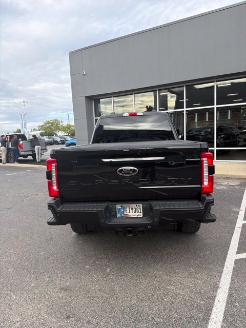 Used 2025 Ford F250 Lariat w/ Black Appearance Package AWD/4WD image 7