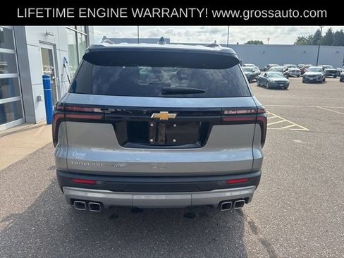 Used 2026 Chevrolet Traverse LT AWD/4WD image 5
